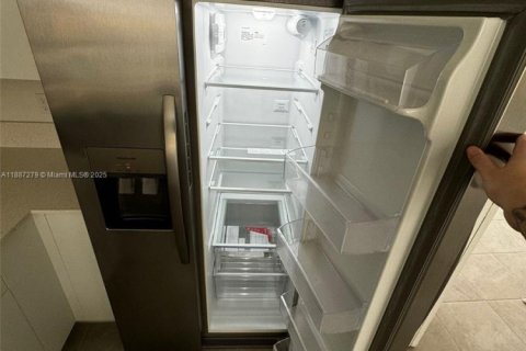 Adosado en venta en Pembroke Pines, Florida, 4 dormitorios, 175.4 m2 № 1933001 - foto 13