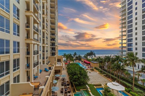 Condo in Riviera Beach, Florida, 2 bedrooms  № 2052072 - photo 3