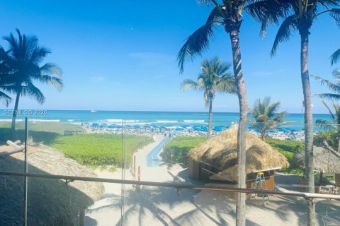 Condo in Riviera Beach, Florida, 2 bedrooms  № 2052072 - photo 23