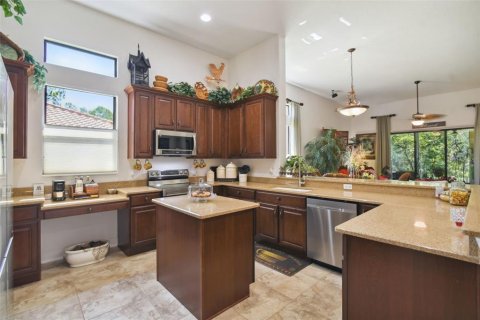 House in Kissimmee, Florida 3 bedrooms, 186.83 sq.m. № 1264939 - photo 9