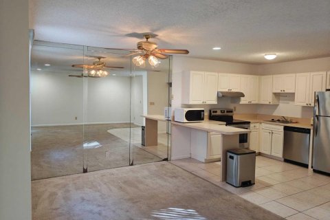 Villa ou maison à louer à Delray Beach, Floride: 2 chambres, 103.03 m2 № 2439177 - photo 5
