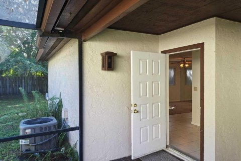 Villa ou maison à louer à Delray Beach, Floride: 2 chambres, 103.03 m2 № 2439177 - photo 2