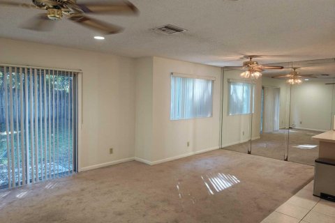Villa ou maison à louer à Delray Beach, Floride: 2 chambres, 103.03 m2 № 2439177 - photo 4