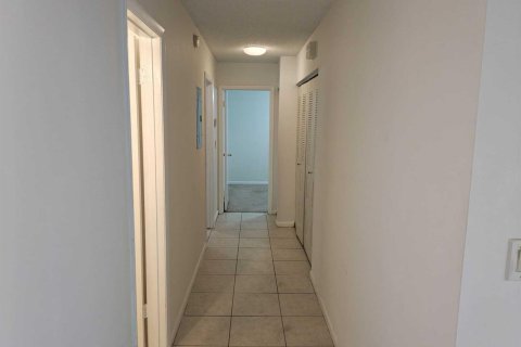 Villa ou maison à louer à Delray Beach, Floride: 2 chambres, 103.03 m2 № 2439177 - photo 6