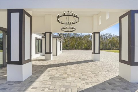 House in Spring Hill, Florida 3 bedrooms, 251.21 sq.m. № 2195099 - photo 8