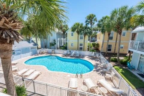 Villa ou maison à vendre à Destin, Floride: 2 chambres, 111.48 m2 № 590456 - photo 1