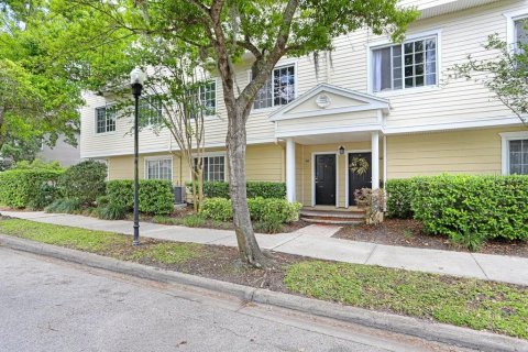 Adosado en venta en Tampa, Florida, 4 dormitorios, 211.91 m2 № 2097548 - foto 2