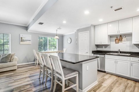 Adosado en venta en Tampa, Florida, 4 dormitorios, 211.91 m2 № 2097548 - foto 9