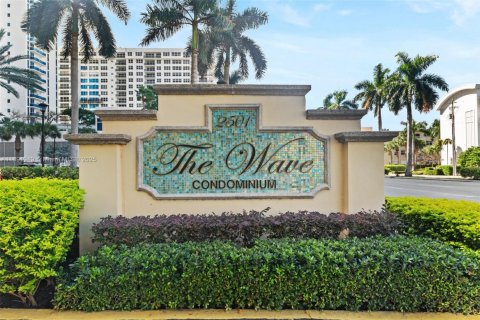 Condominio en venta en Hollywood, Florida, 1 dormitorio, 77.57 m2 № 1945045 - foto 26
