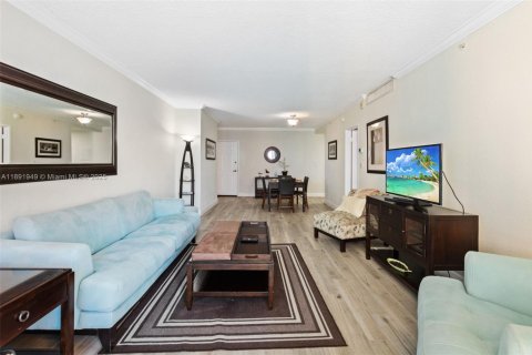 Condominio en venta en Hollywood, Florida, 1 dormitorio, 77.57 m2 № 1945045 - foto 18