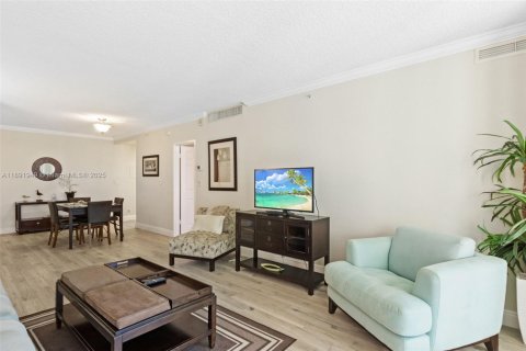 Condominio en venta en Hollywood, Florida, 1 dormitorio, 77.57 m2 № 1945045 - foto 5