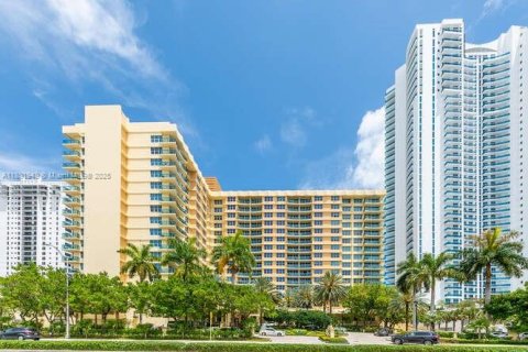 Condominio en venta en Hollywood, Florida, 1 dormitorio, 77.57 m2 № 1945045 - foto 24