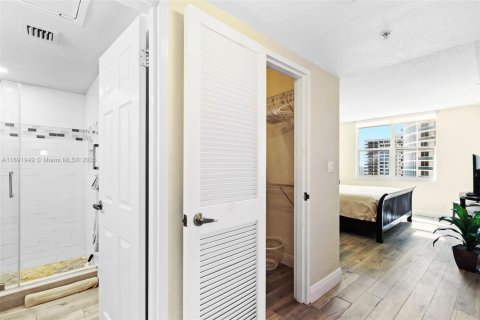 Condominio en venta en Hollywood, Florida, 1 dormitorio, 77.57 m2 № 1945045 - foto 23