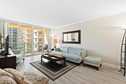 Condominio en venta en Hollywood, Florida, 1 dormitorio, 77.57 m2 № 1945045 - foto 20