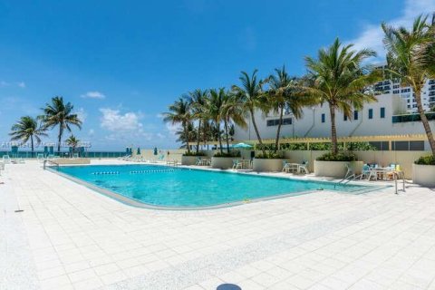 Condominio en venta en Hollywood, Florida, 1 dormitorio, 77.57 m2 № 1945045 - foto 29
