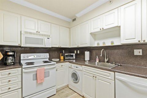 Condominio en venta en Hollywood, Florida, 1 dormitorio, 77.57 m2 № 1945045 - foto 12