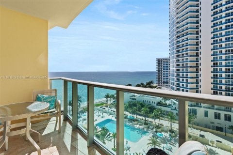 Condominio en venta en Hollywood, Florida, 1 dormitorio, 77.57 m2 № 1945045 - foto 8