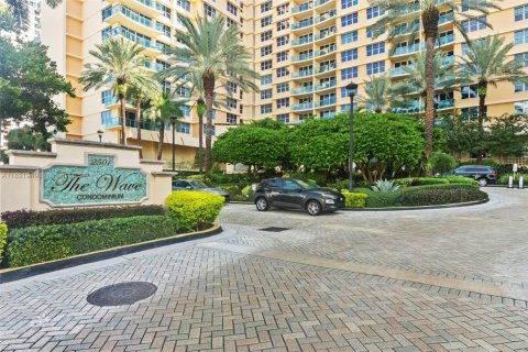 Condominio en venta en Hollywood, Florida, 1 dormitorio, 77.57 m2 № 1945045 - foto 27