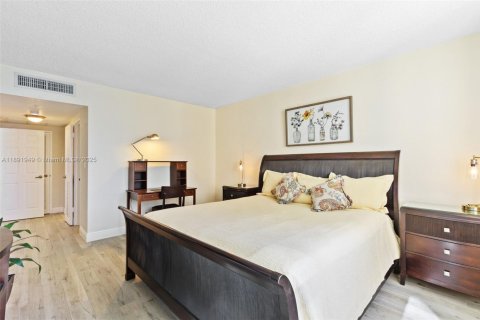 Condominio en venta en Hollywood, Florida, 1 dormitorio, 77.57 m2 № 1945045 - foto 21
