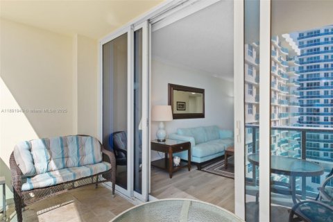 Condominio en venta en Hollywood, Florida, 1 dormitorio, 77.57 m2 № 1945045 - foto 10