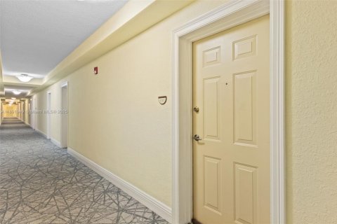 Condominio en venta en Hollywood, Florida, 1 dormitorio, 77.57 m2 № 1945045 - foto 16