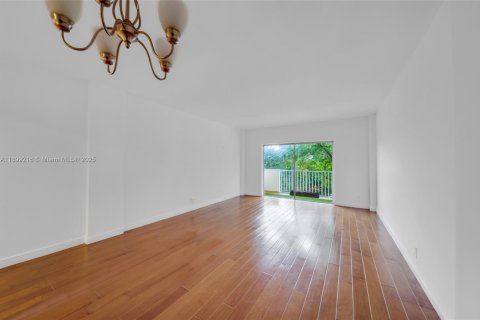 Condo in North Bay Village, Florida, 1 bedroom № 2057587 - photo 8