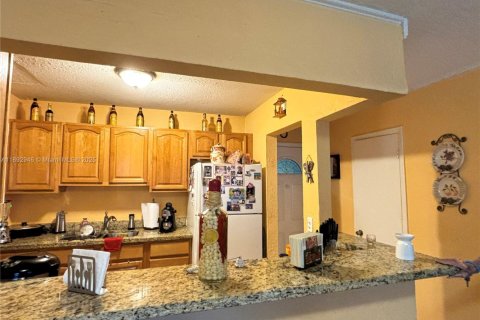 Condominio en venta en Hialeah, Florida, 2 dormitorios, 98.48 m2 № 1945216 - foto 20