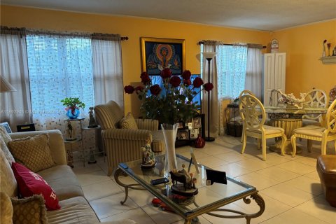 Condominio en venta en Hialeah, Florida, 2 dormitorios, 98.48 m2 № 1945216 - foto 27