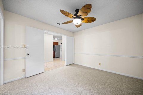 Condo in Miami, Florida, 2 bedrooms  № 2043275 - photo 21