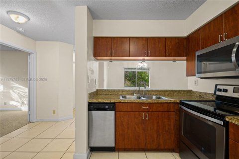 Condo in Miami, Florida, 2 bedrooms  № 2043275 - photo 10