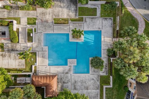 Condo in Miami, Florida, 2 bedrooms  № 2043275 - photo 29