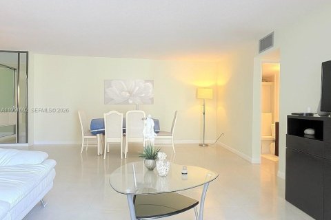 Купить кондоминиум в Майами, Флорида 2 спальни, № 2009488 - фото 9