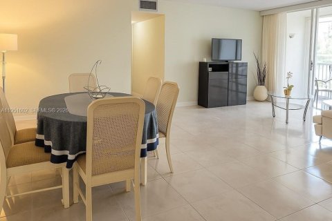 Купить кондоминиум в Майами, Флорида 2 спальни, № 2009488 - фото 6