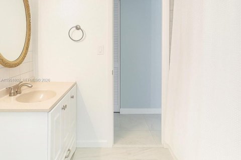 Купить кондоминиум в Майами, Флорида 2 спальни, № 2009488 - фото 16