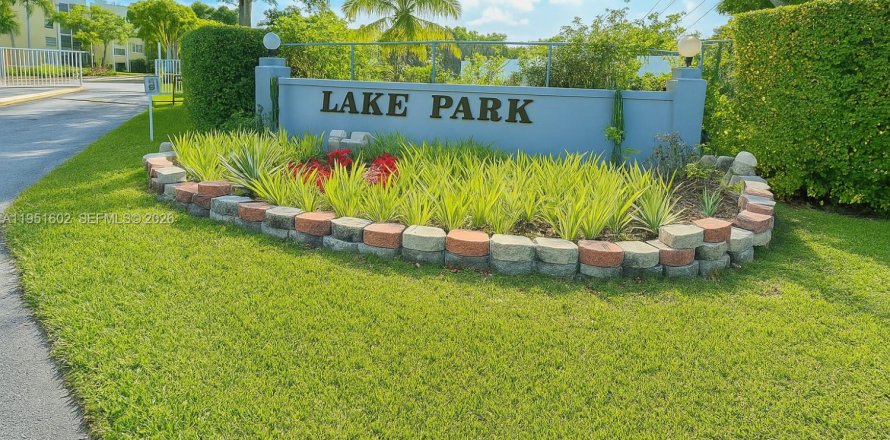 Кондоминиум с 2 спальнями в Майами, Флорида № 2009488