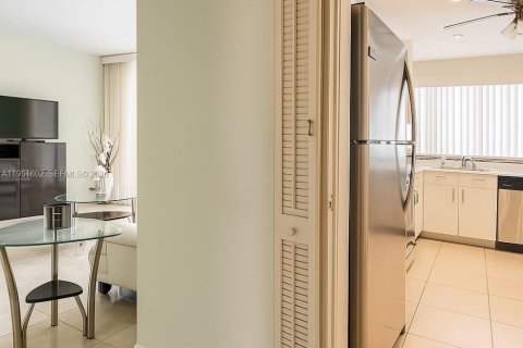 Купить кондоминиум в Майами, Флорида 2 спальни, № 2009488 - фото 7