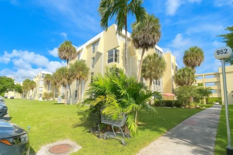 Купить кондоминиум в Майами, Флорида 2 спальни, № 2009488 - фото 20