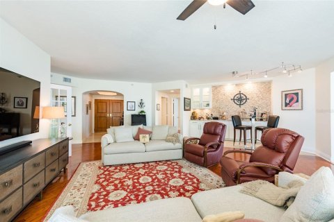 Condo in Clearwater, Florida, 3 bedrooms  № 1919076 - photo 11