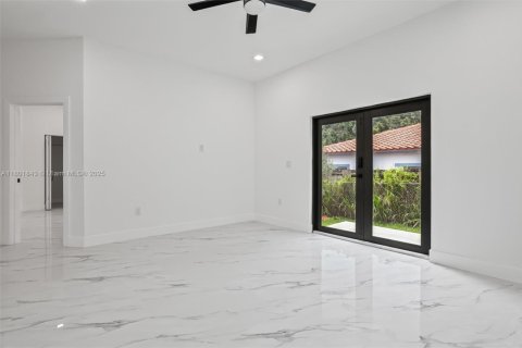 House in Fort Lauderdale, Florida 4 bedrooms № 1768166 - photo 14