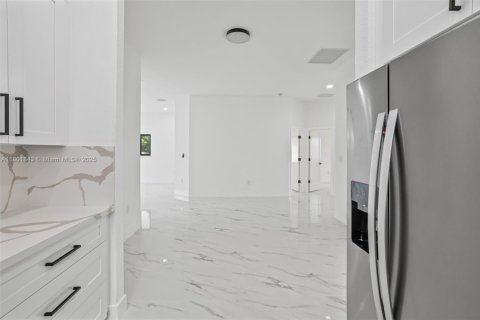 House in Fort Lauderdale, Florida 4 bedrooms № 1768166 - photo 7