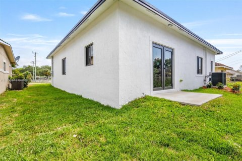 House in Fort Lauderdale, Florida 4 bedrooms № 1768166 - photo 20