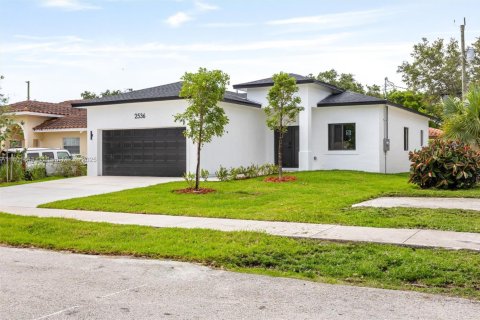 House in Fort Lauderdale, Florida 4 bedrooms № 1768166 - photo 2