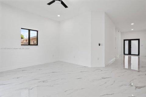 House in Fort Lauderdale, Florida 4 bedrooms № 1768166 - photo 6