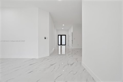 House in Fort Lauderdale, Florida 4 bedrooms № 1768166 - photo 5