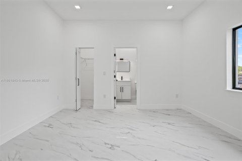 House in Fort Lauderdale, Florida 4 bedrooms № 1768166 - photo 15