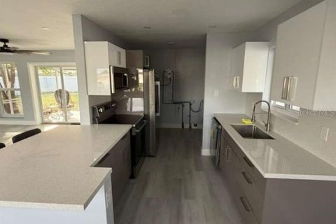 Villa ou maison à vendre à Port Charlotte, Floride: 2 chambres, 98.1 m2 № 2217862 - photo 4