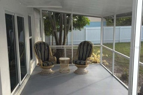 Villa ou maison à vendre à Port Charlotte, Floride: 2 chambres, 98.1 m2 № 2217862 - photo 26