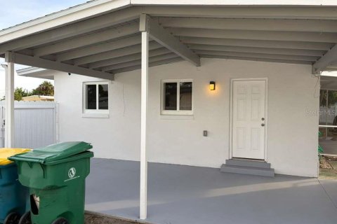 Villa ou maison à vendre à Port Charlotte, Floride: 2 chambres, 98.1 m2 № 2217862 - photo 22