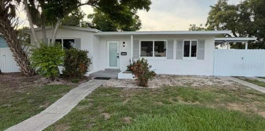 Villa ou maison à Port Charlotte, Floride 2 chambres, 98.1 m2 № 2217862
