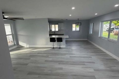 Villa ou maison à vendre à Port Charlotte, Floride: 2 chambres, 98.1 m2 № 2217862 - photo 7